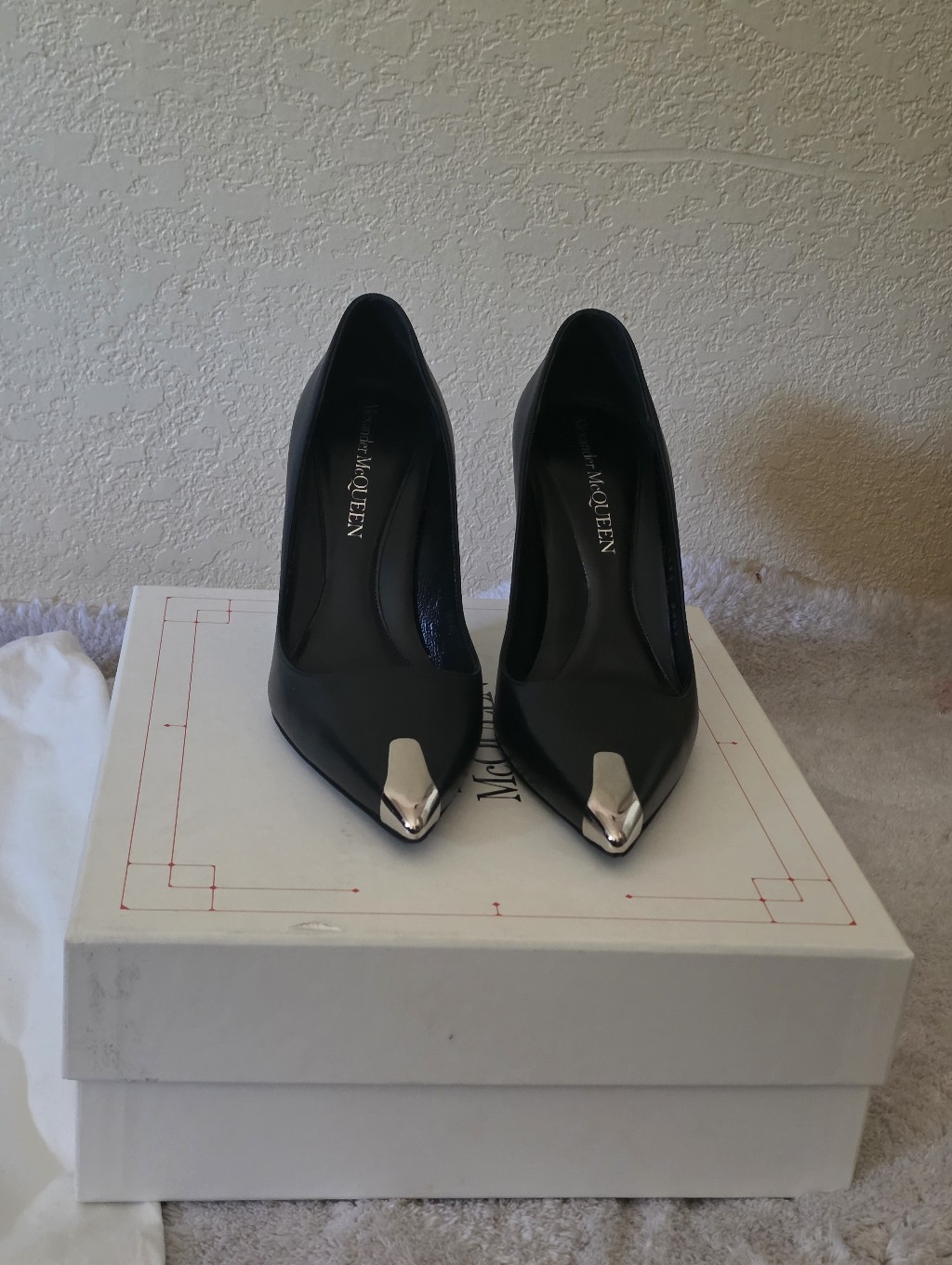 Alexander Mcqueen Black Leather Pointed Toe Pumps With Silver Cap Size 39.5
